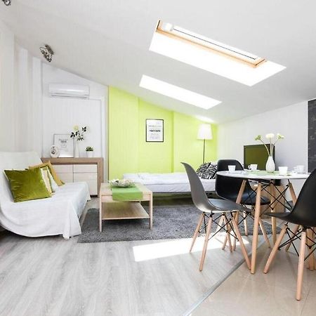 Urban Nest Apartments Lazarza 3 Krakow Bagian luar foto